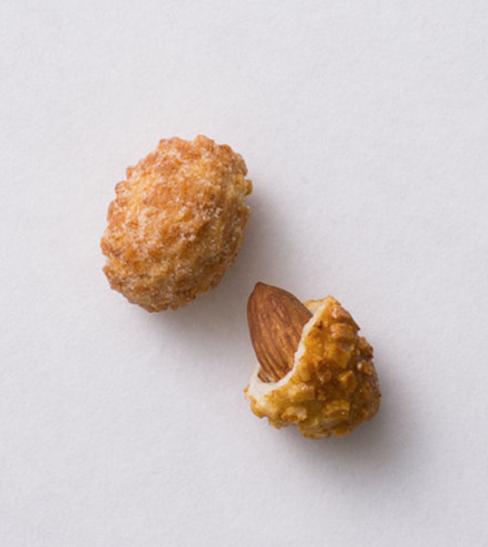 Akasaka Kakiyama Okaki Rice Cracker Covered Almonds