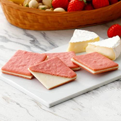 Francais Strawberry & Camembert Biscuits