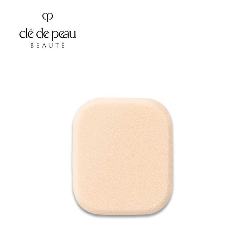 Clé de Peau Beauté Radiant Powder Foundation