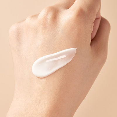 Shiseido MAQuillAGE Snow Beauty Brightening Hand Cream