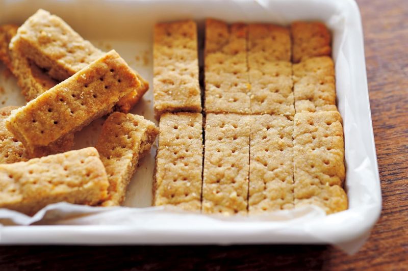 PREORDER Baked Treats & Desserts in an Enamel Tray: Home Sweets by 8 Popular Cooks
