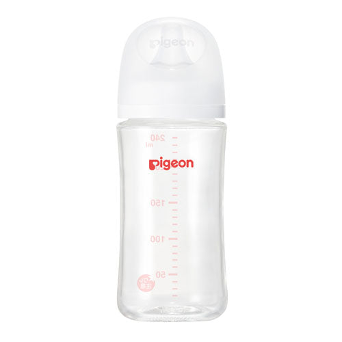 PIGEON Heat-resistant Feeding Bottle (Medium/3 months+)