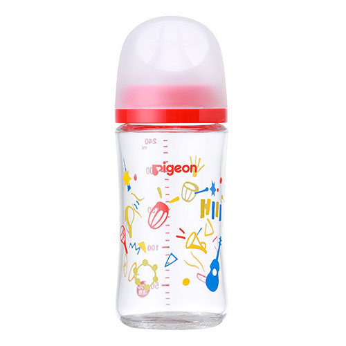 PIGEON Heat-resistant Feeding Bottle (Medium/3 months+)