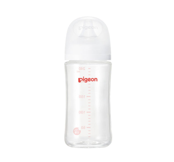 PIGEON Heat-resistant Feeding Bottle (Medium/3 months+)