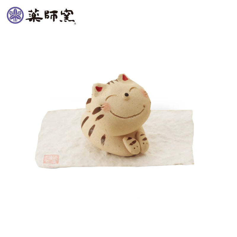 Yakushigama Craftmanhouse Aroma Stone (Seated Tabby Cat)