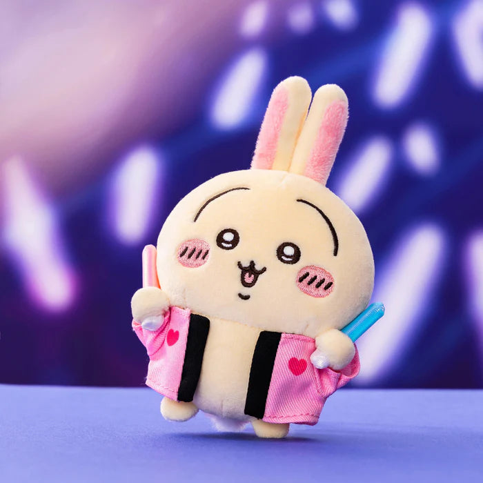 Chiikawa Otaku Series Plush Pendant [Usaqi with fans]/[Usaqi with glow sticks]