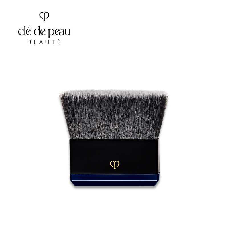 Clé de Peau Beauté Radiant Powder Foundation