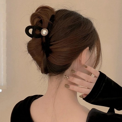 LUPIS Black Hair Clip with Pearl