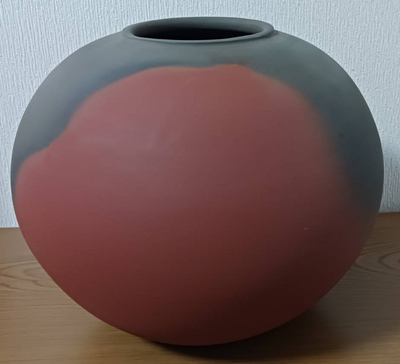 Kameya Japan Tradition - Mumyoi Flower Jar with Kiln Effects by 5th Generation Ito Sekisui