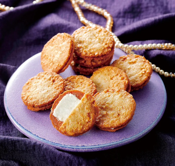 Milk Baton The Nut Cookies & White Chocolate (12 pieces)