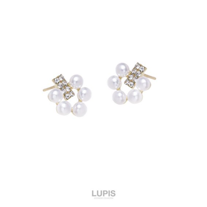 Lupis Pearl Wreath Earrings