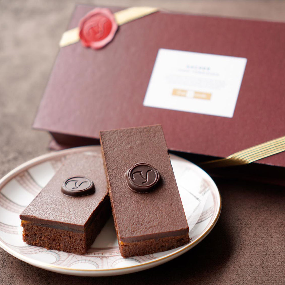Toshi Yoroizuka Sachertorte Cake