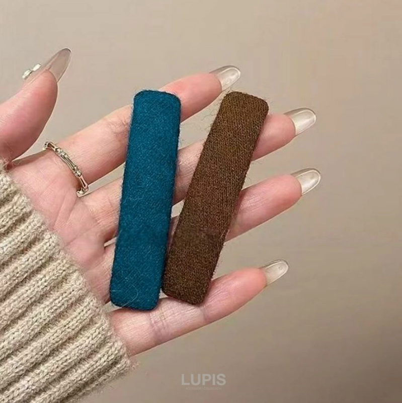 LUPIS One-Color Knit Snap Hairpin Brown