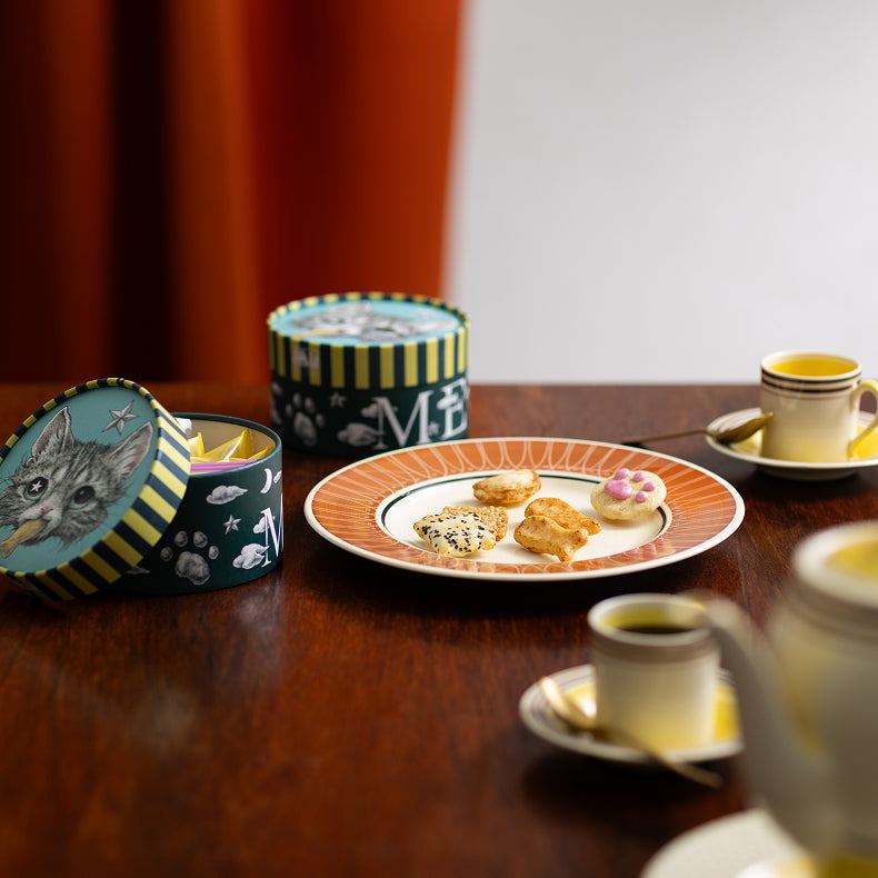 Akasaka Kakiyama Blue Kitten Tin Rice Cracker Assortment