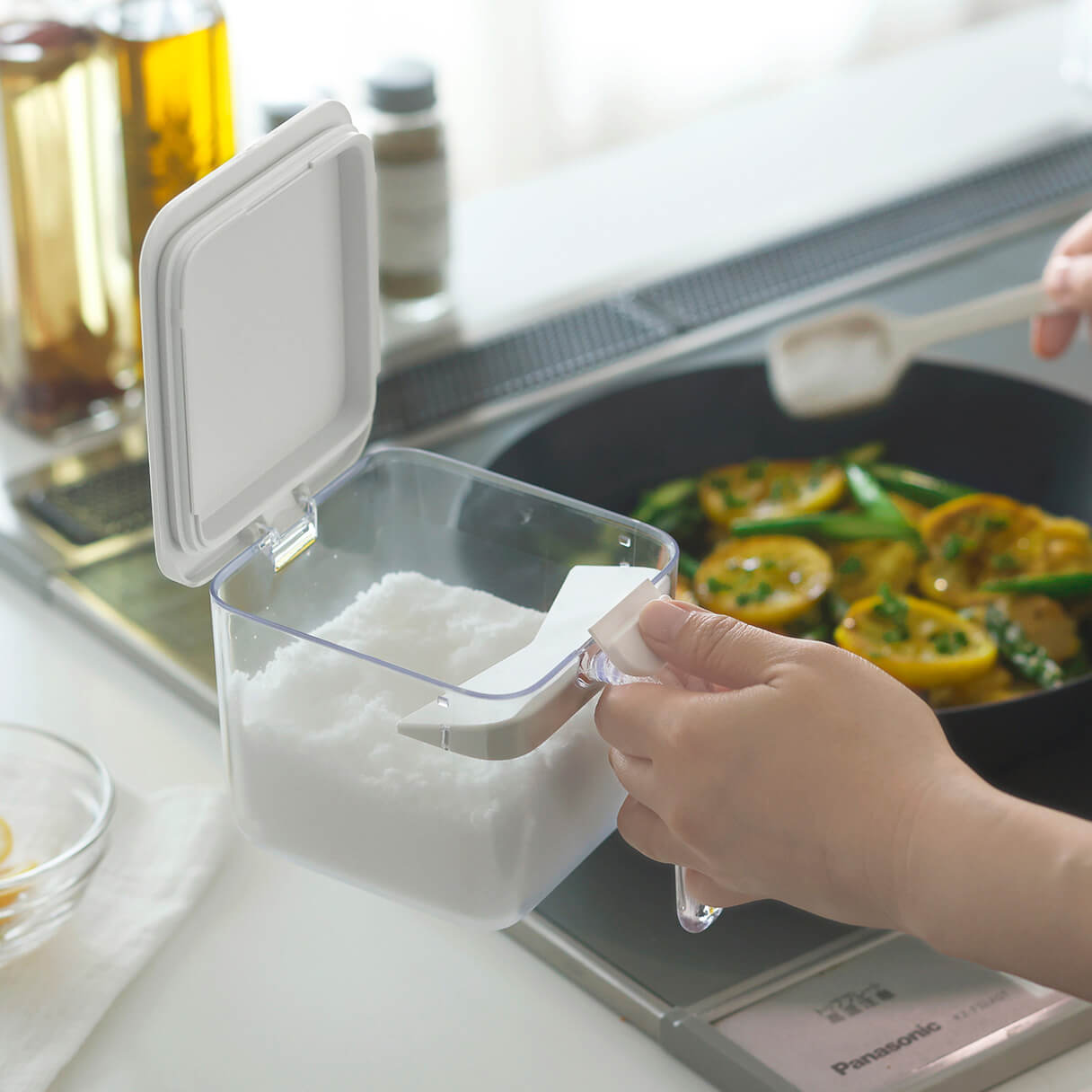 Marna Spice Container