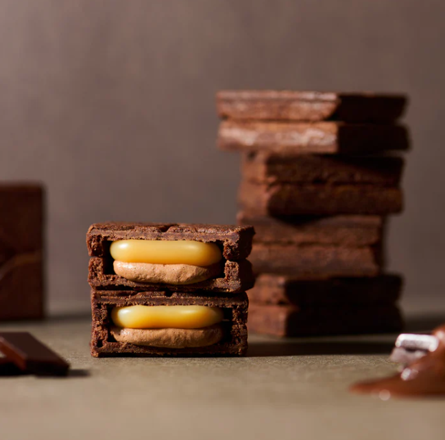 PREORDER PRESS BUTTER SAND 12-Piece Cream Sandwich Cookie Assortment