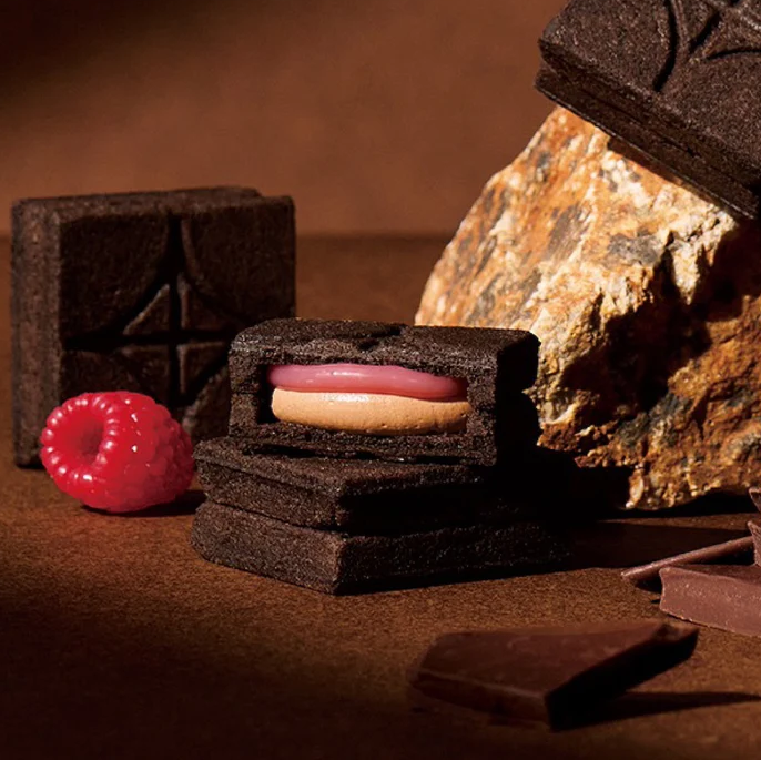 PREORDER PRESS BUTTER SAND Raspberry Chocolat Cream Sandwich Cookies (5 Pieces)
