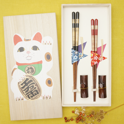 Hyozaemon Couples' Primrose Chopsticks Set in Lucky Cat Box