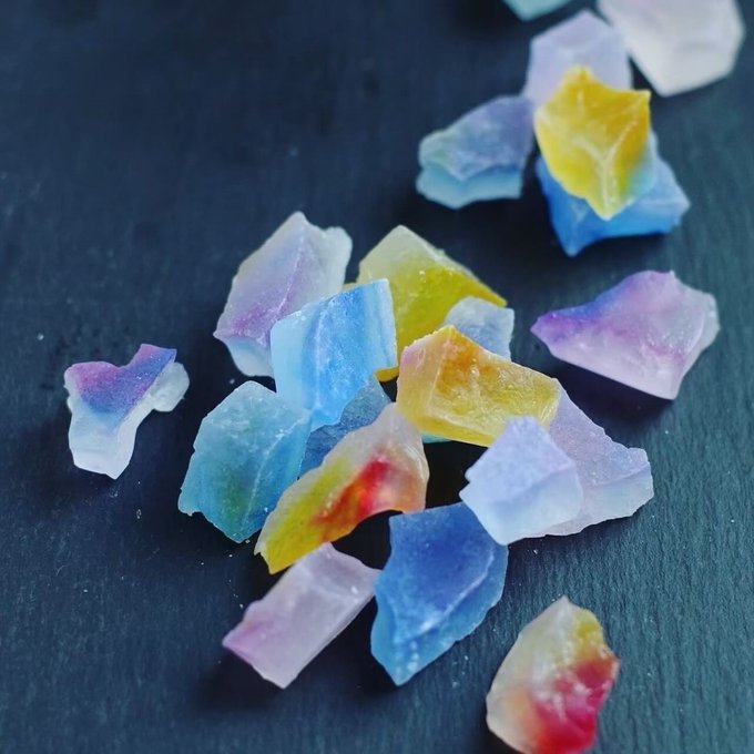 Minne Maho no Kokuhakuto Gemstone Candy (Two Flavors)