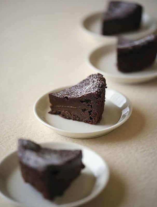 PREORDER A Pastry Chef's First Sweets: Professional Treats with No Mold & Just 3 Ingredients