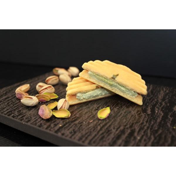 Kyofushimi Kasho Wakou Pistachio Waffle Sandwich Cookie