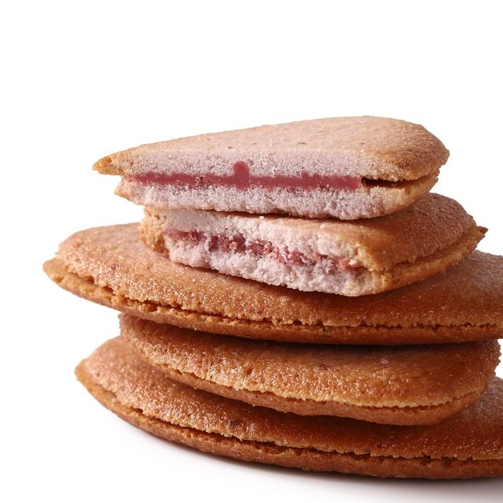 Monloire Kobe Strawberry Biscuits (14 pieces)