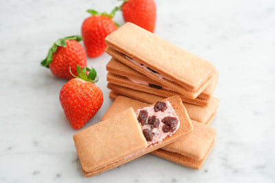 Chez Shibata Sable Sandwich Cookie (Strawberry)